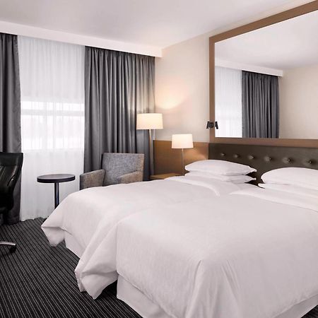 Sheraton Heathrow Hotel Hillingdon Eksteriør bilde