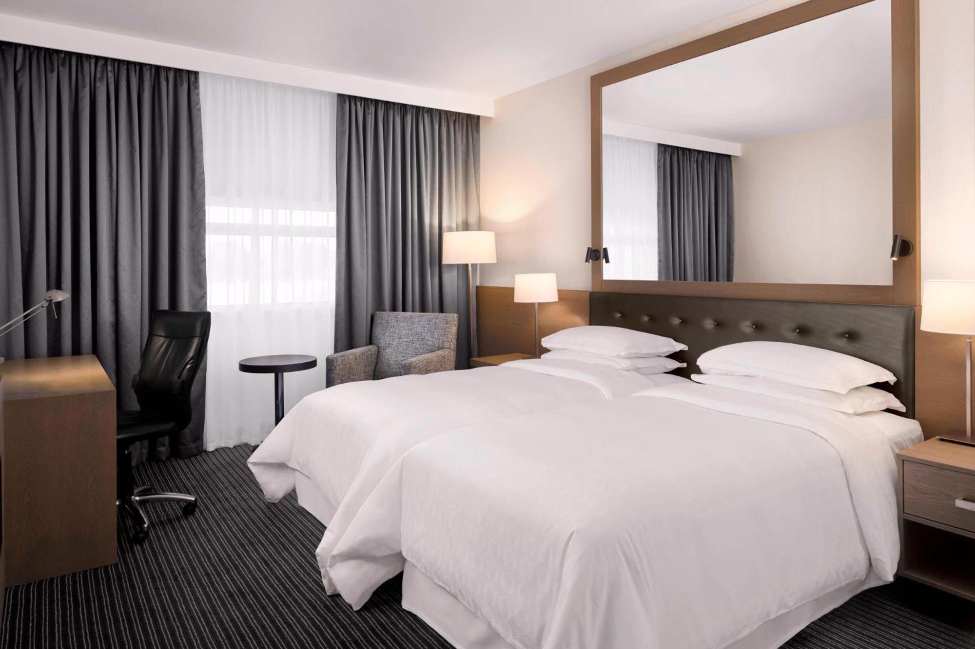 Sheraton Heathrow Hotel Hillingdon Eksteriør bilde
